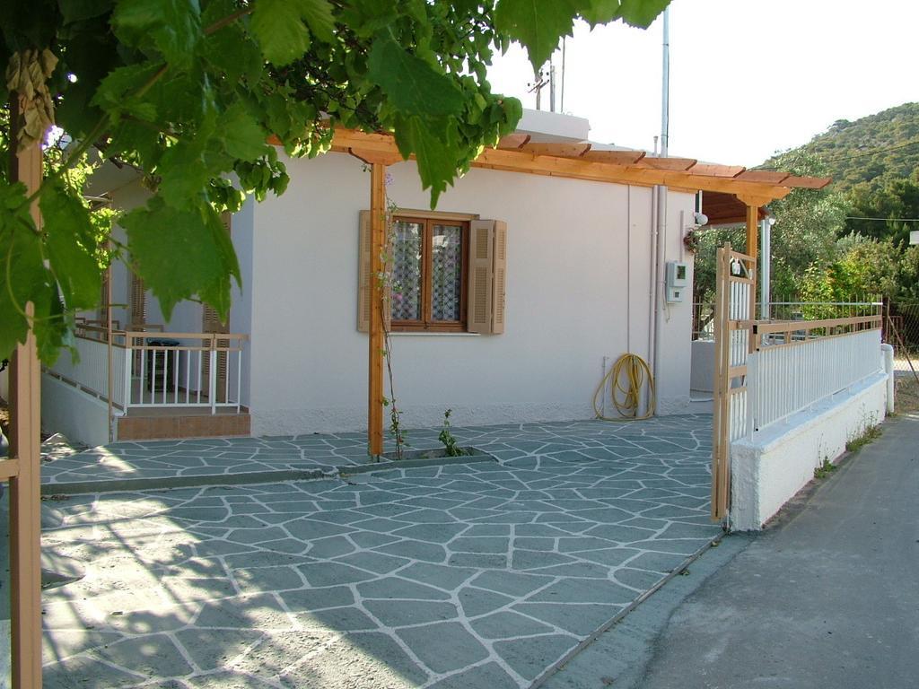 George'S Apartment Agia Marina  Стая снимка