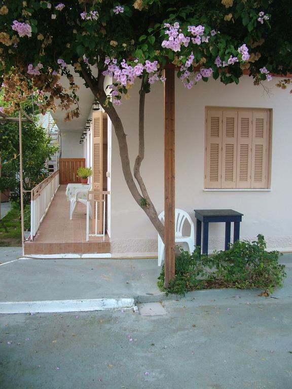 George'S Apartment Agia Marina  Стая снимка