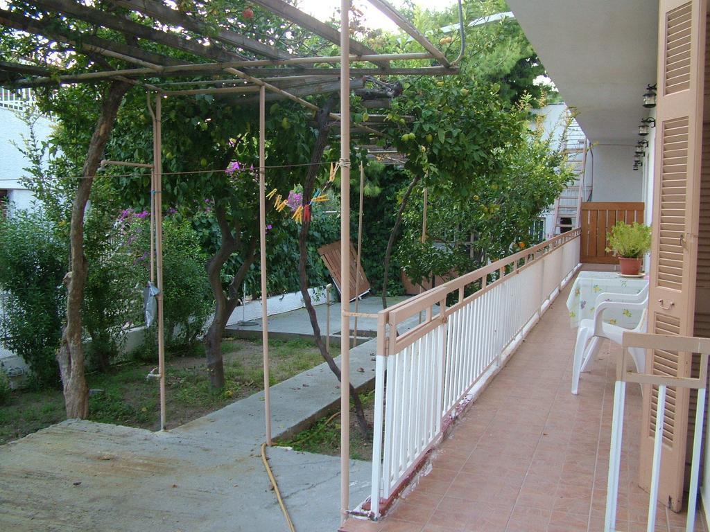 George'S Apartment Agia Marina  Стая снимка