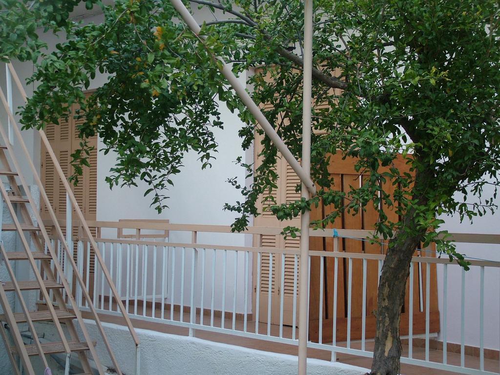 George'S Apartment Agia Marina  Стая снимка