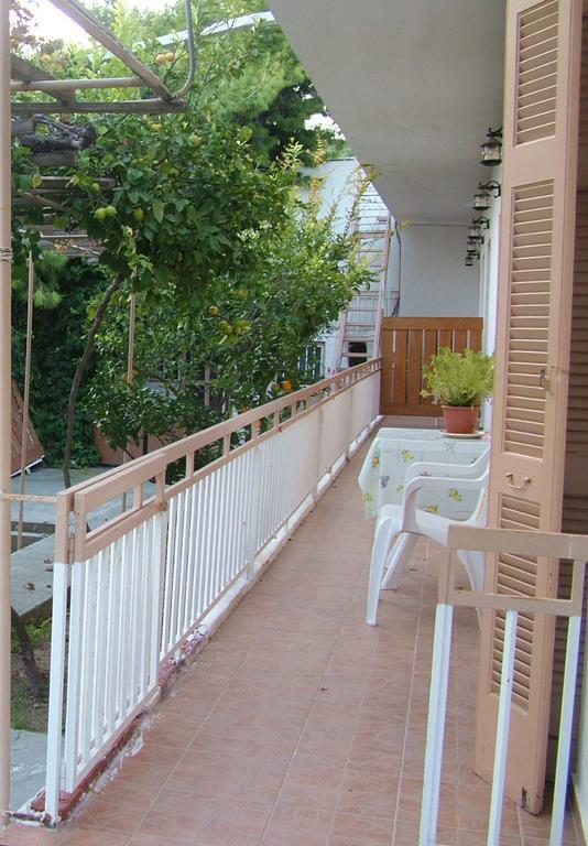 George'S Apartment Agia Marina  Стая снимка